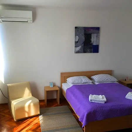 Apartman Ella *